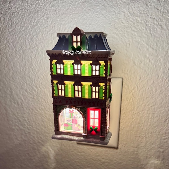 BAKESHOP Projector Wallflowers Plug - Picture 1 of 9